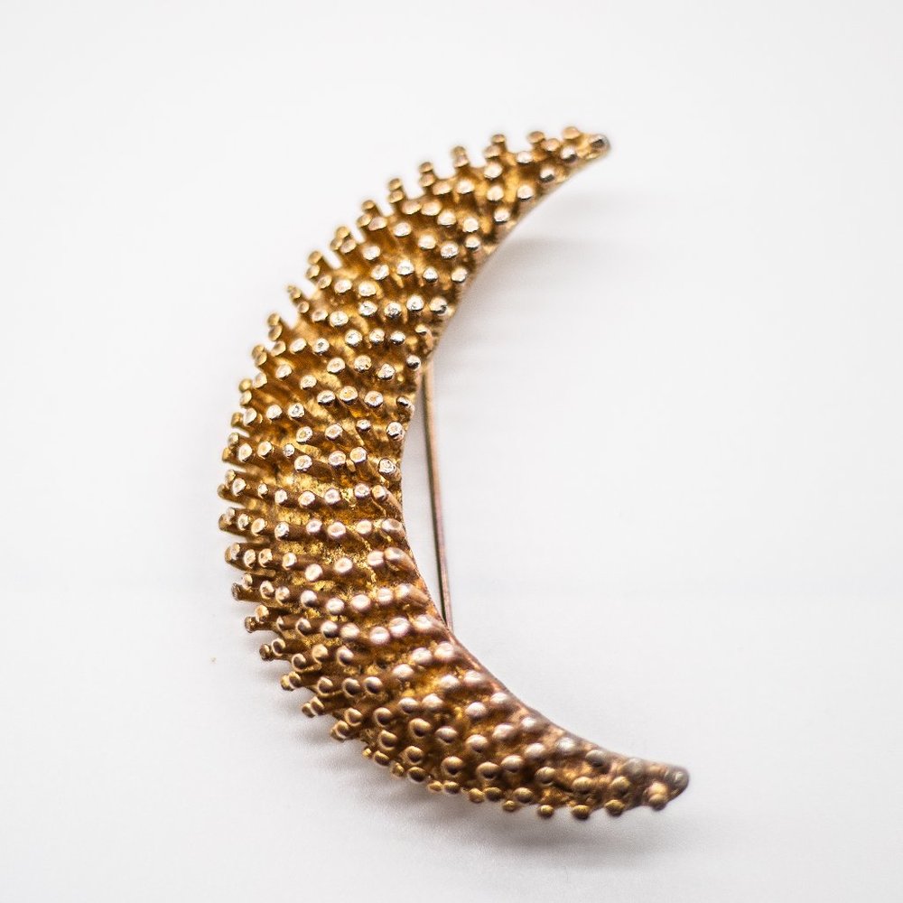 Vintage (80s) Crescent Moon Gold Brooch Pin